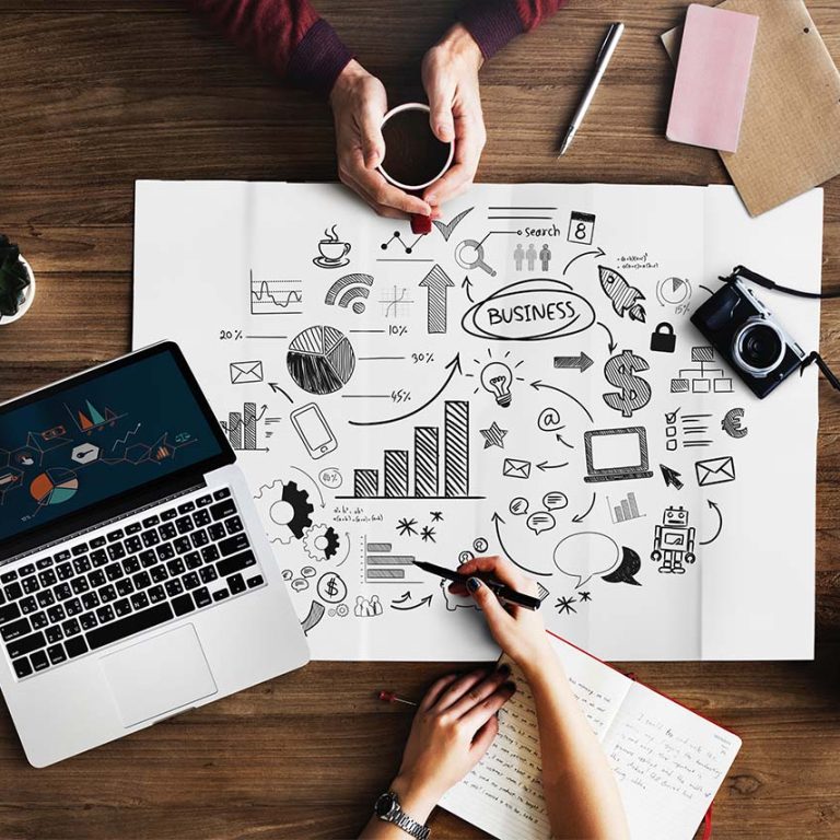 PERKEMBANGAN TEKLNOLOGI DI ERA GLOBAL